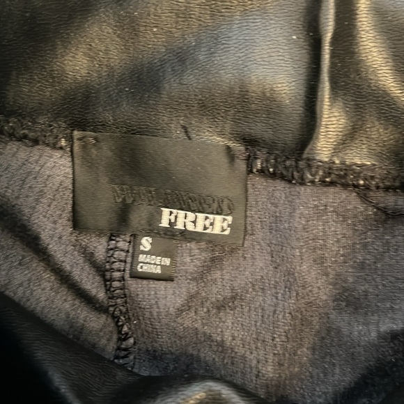 Wilfred Free Aritzia Daria Vegan Leather Pants / Leggings Black High Waist - Picture 3 of 4